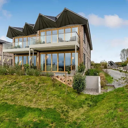 Amazing In With House Sea View *